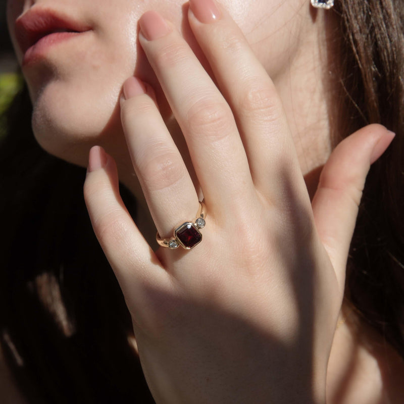 Vintage Circa 1980s Rhodolite Garnet & Diamond Ring 9 Carat Gold