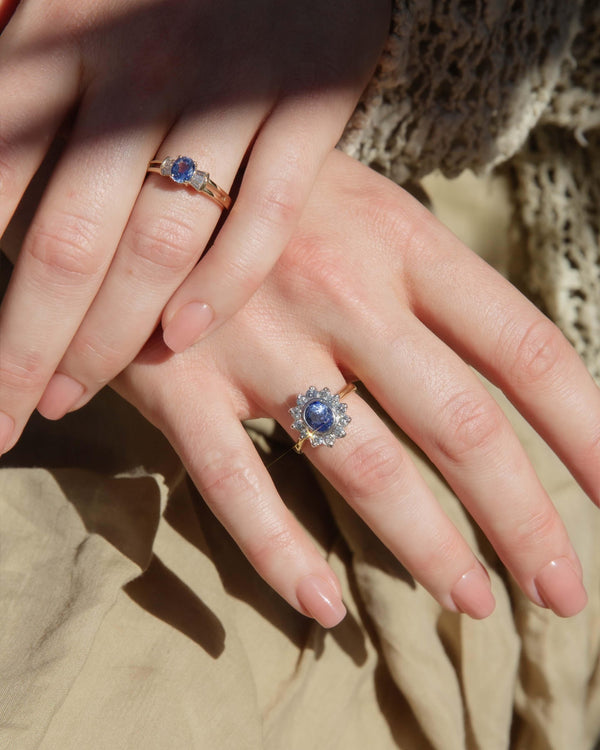 Vintage Circa 1980s Ceylon Sapphire & Diamond Ring 18 Carat Gold