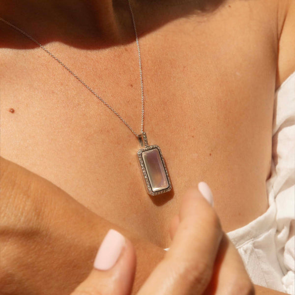 Mai 1960s Moonstone Diamond Pendant 18ct White Gold Pendants/Necklaces Imperial Jewellery 