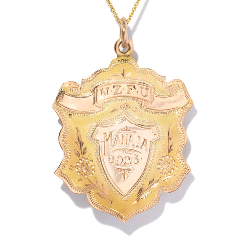 Manaia Award Medallion Pendant 9K Two Tone Gold