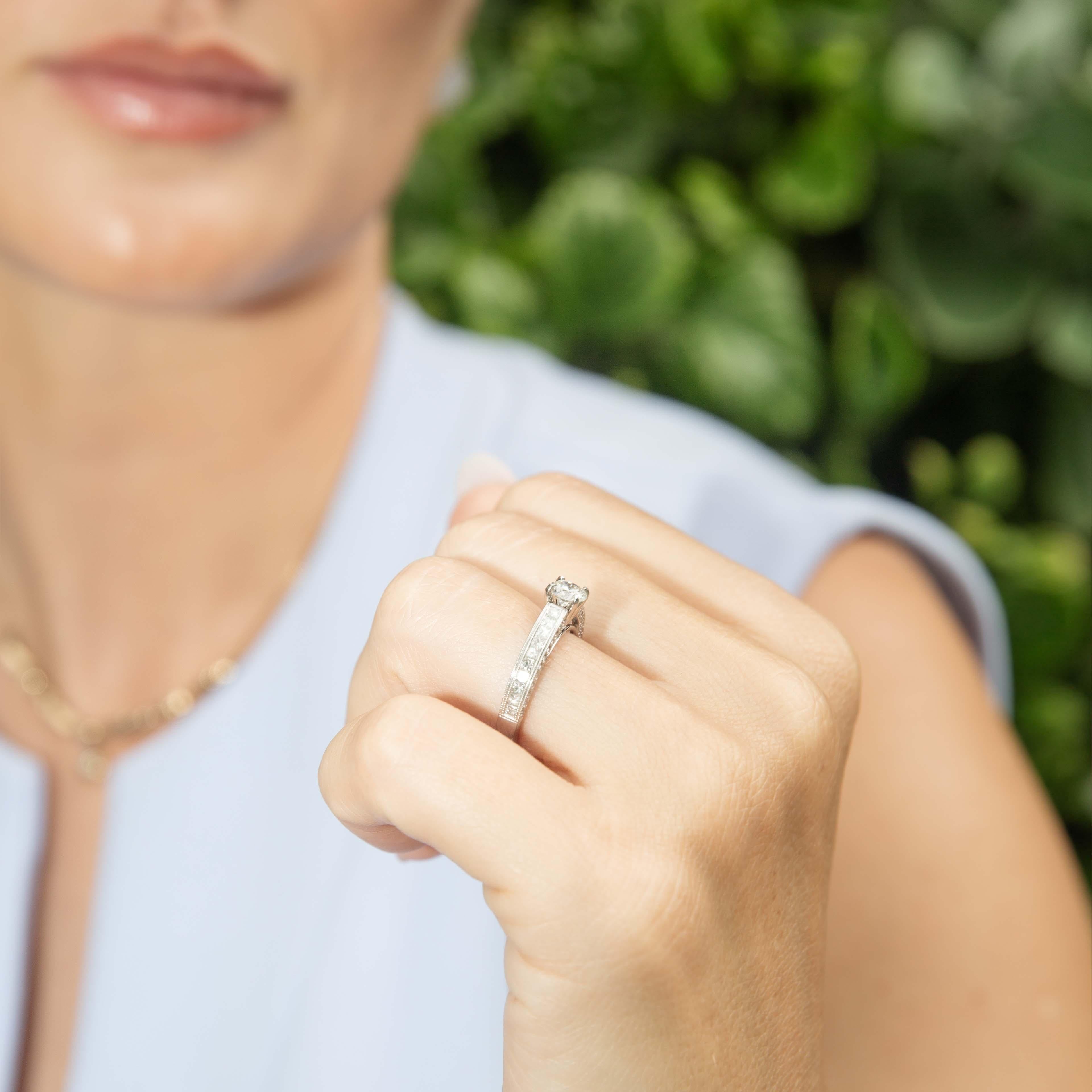 Contemporary 1.14 Carat Diamond Ring 18 Carat White Gold