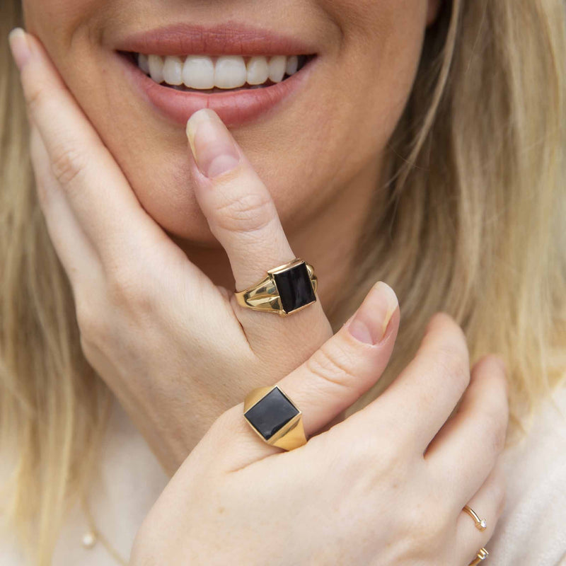 Melia 1970s Grooved Onyx Signet Ring 9ct Gold Rings Imperial Jewellery 