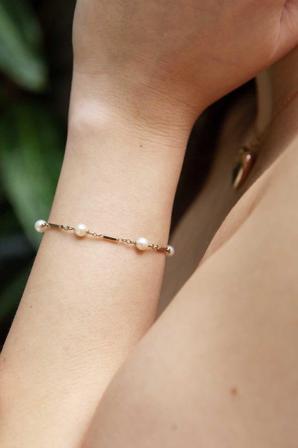 Misha Pearl Chain Bracelet 9ct Gold