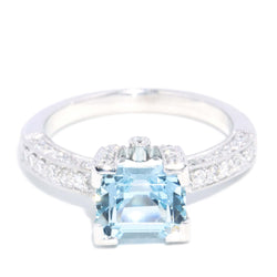 Vintage Circa 1990s Aquamarine & Diamond Ring 14 Carat White Gold