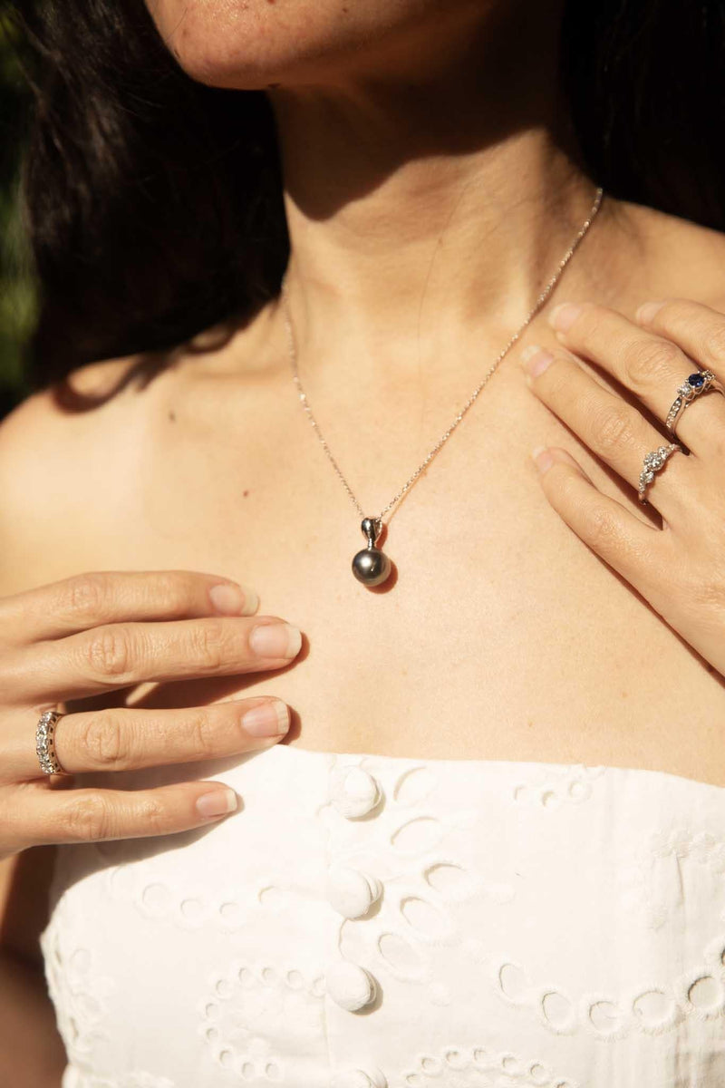 Nebula Contemporary Tahitian Pearl Pendant 18ct