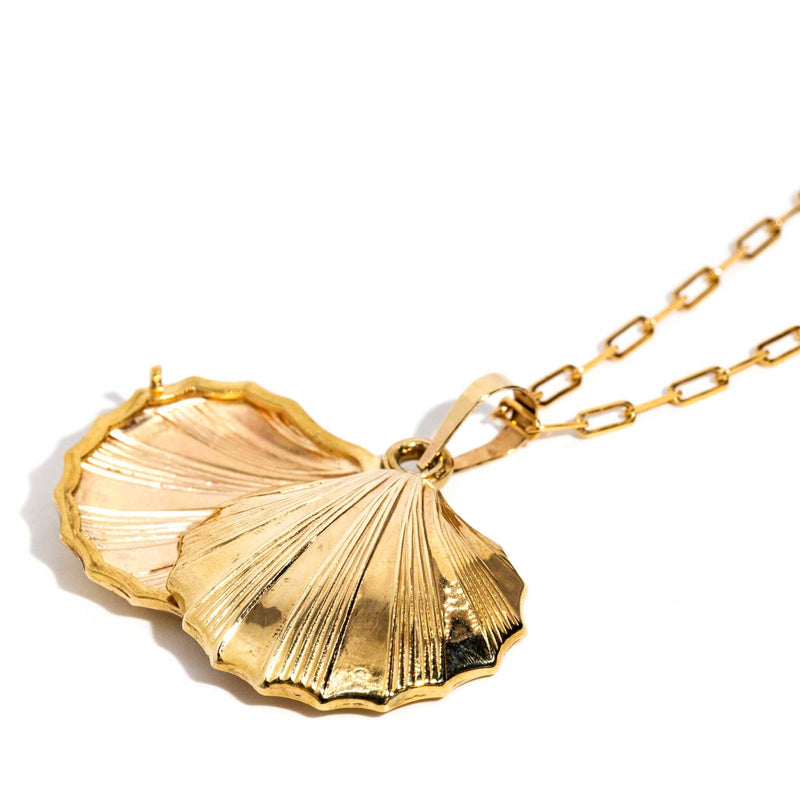 Phyllis 1960s Sliding Seashell Locket & Chain 9ct Gold Pendants/Necklaces Imperial Jewellery 