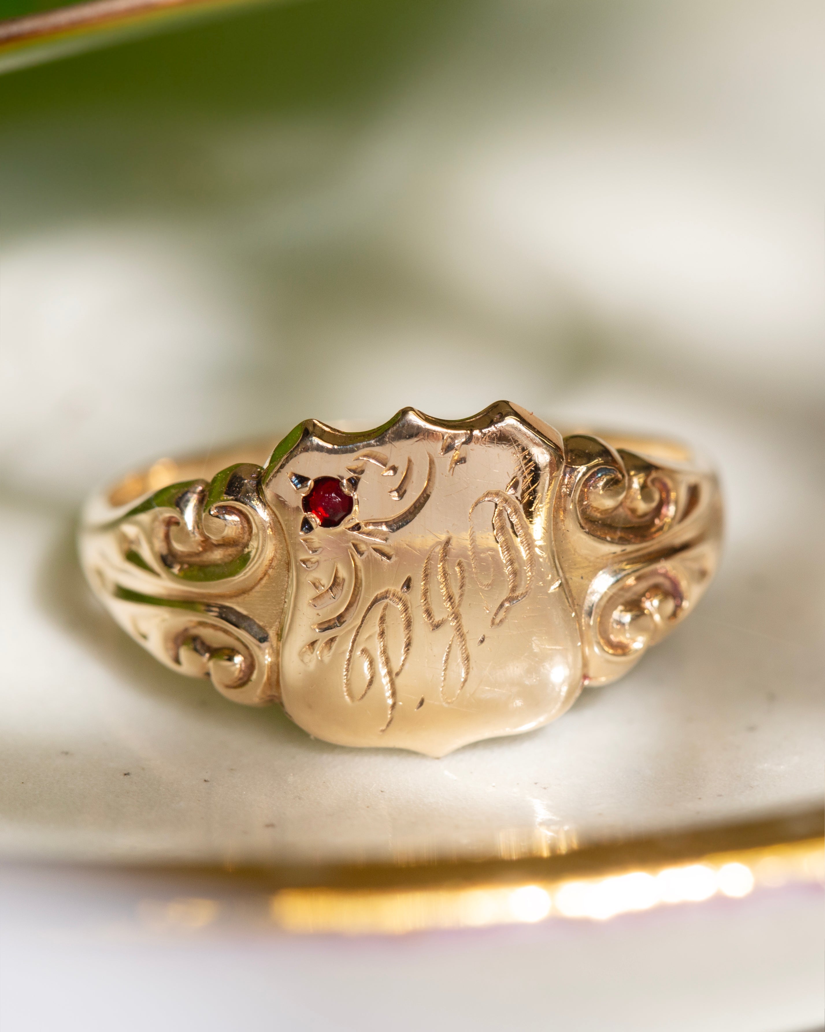 Prima 1980s Engraved Monogram Shield Signet Ring 9ct Gold Rings Imperial Jewellery 