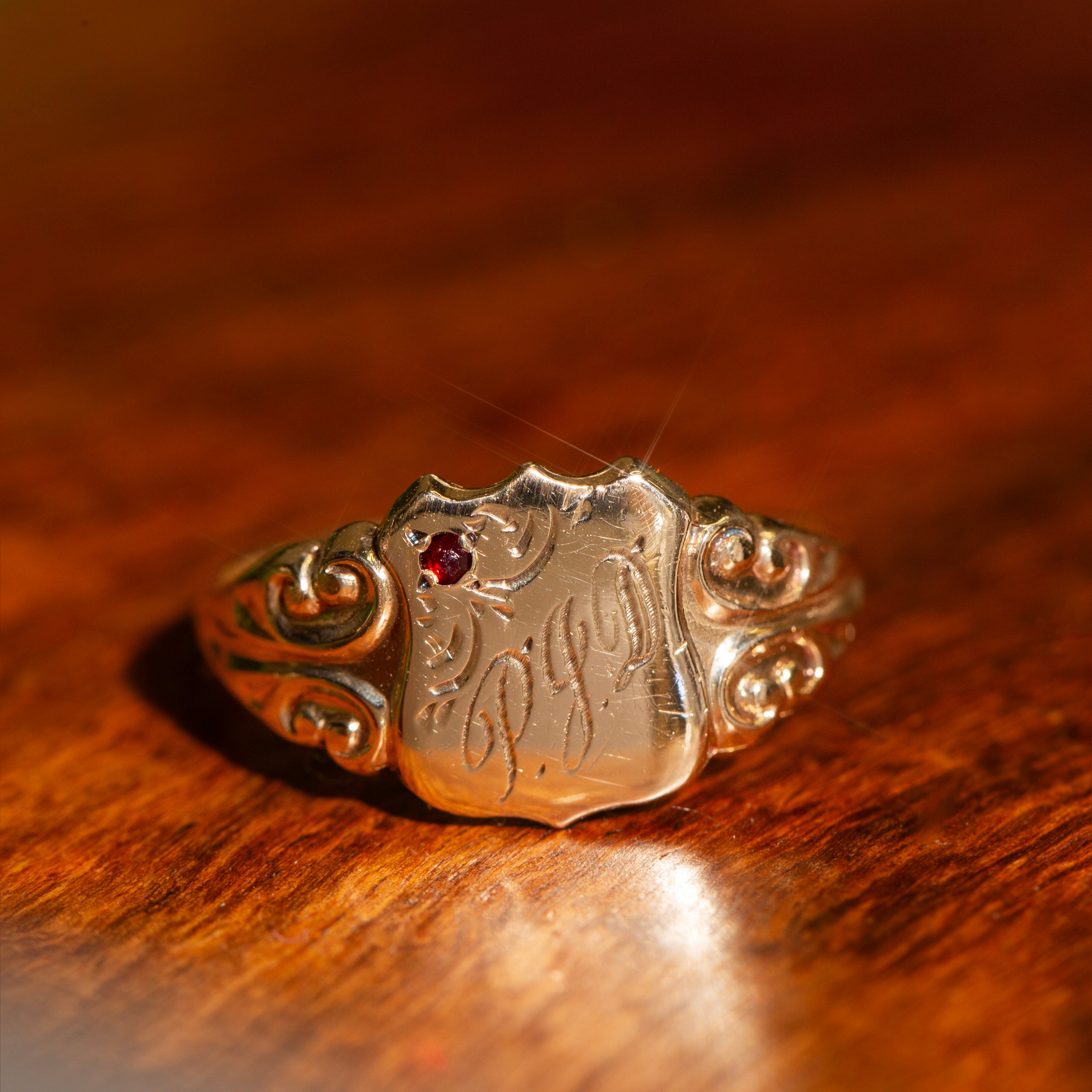 Prima 1980s Engraved Monogram Shield Signet Ring 9ct Gold Rings Imperial Jewellery 