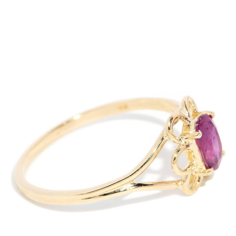 Riya 1990s Flower Oval Ruby Ring 14ct Gold