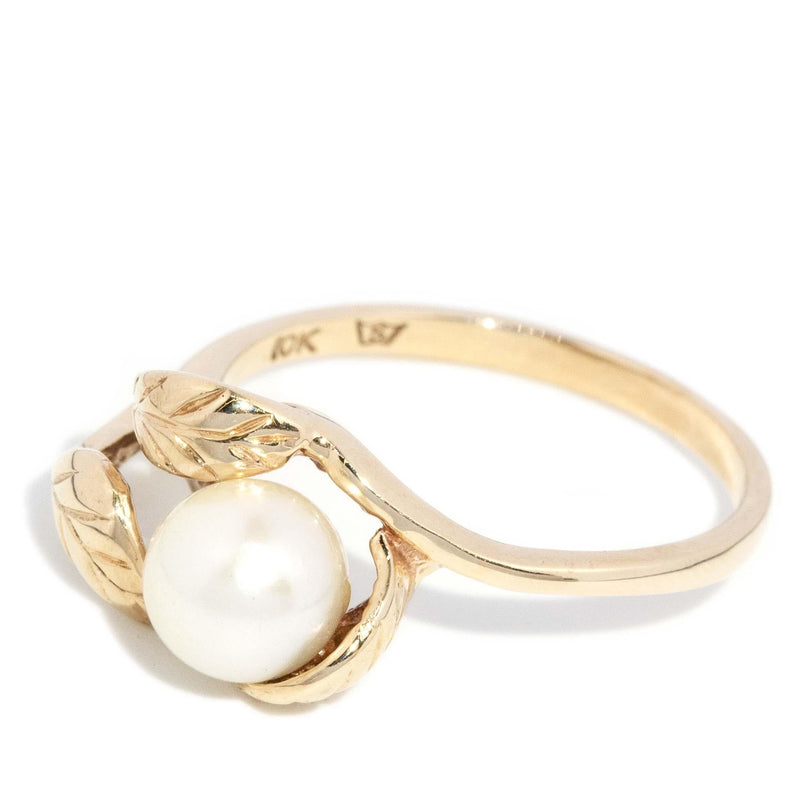 Vintage Circa 1980s Pearl Leaf Ring 10 Carat Gold