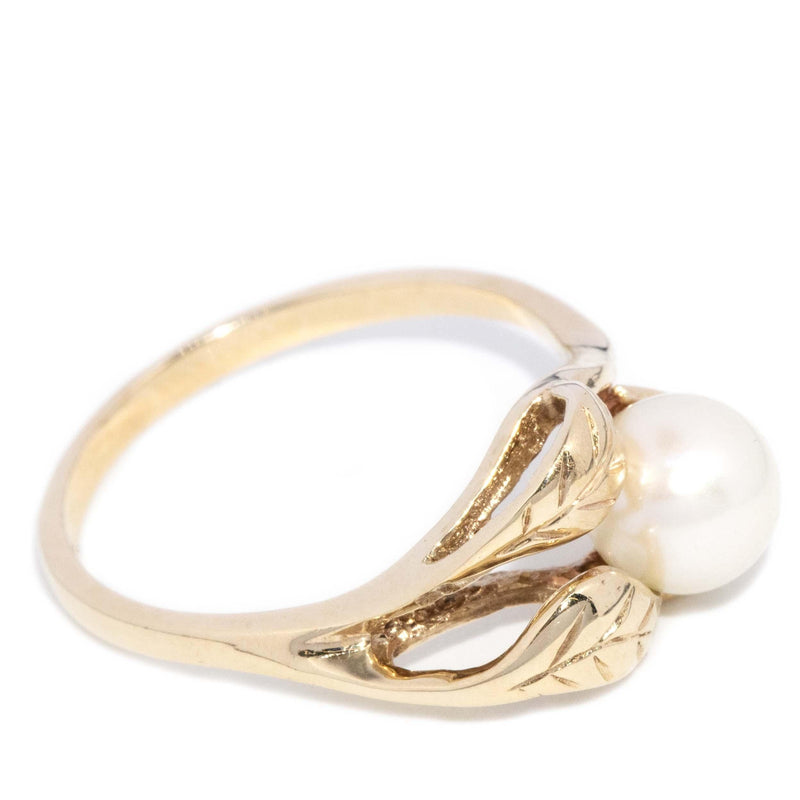 Vintage Circa 1980s Pearl Leaf Ring 10 Carat Gold