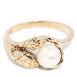 Vintage Circa 1980s Pearl Leaf Ring 10 Carat Gold