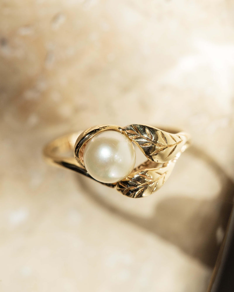 Vintage Circa 1980s Pearl Leaf Ring 10 Carat Gold