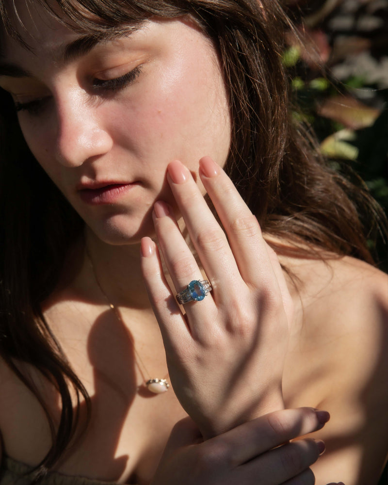 Vintage Circa 1980s Bright Aquamarine & Diamond Platinum Ring