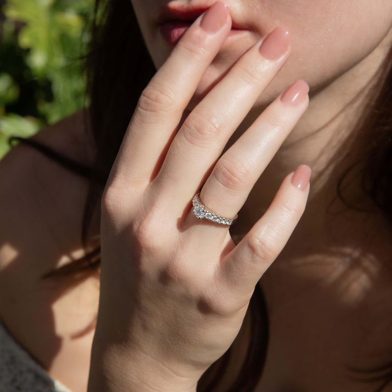 Contemporary Round Brilliant Diamond Ring 18 Carat White Gold