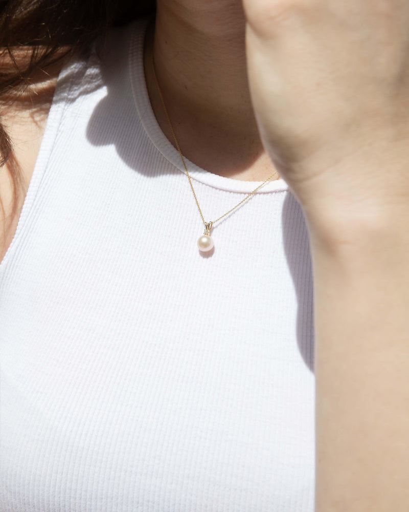 Vintage Circa 1990s Pearl & Diamond Pendant 14 Carat Yellow Gold