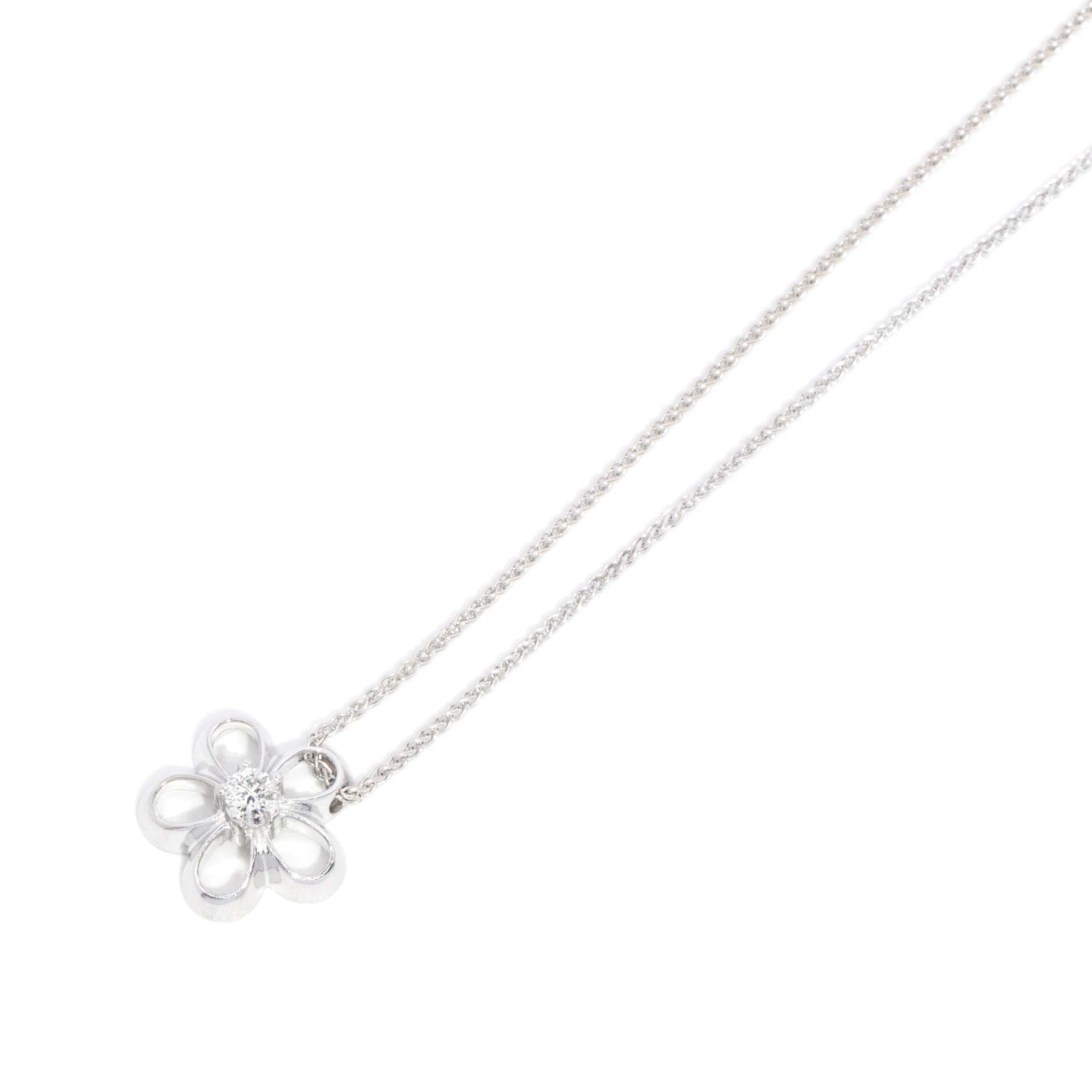 Contemporary Diamond Flower Pendant & Chain 18 Carat White Gold