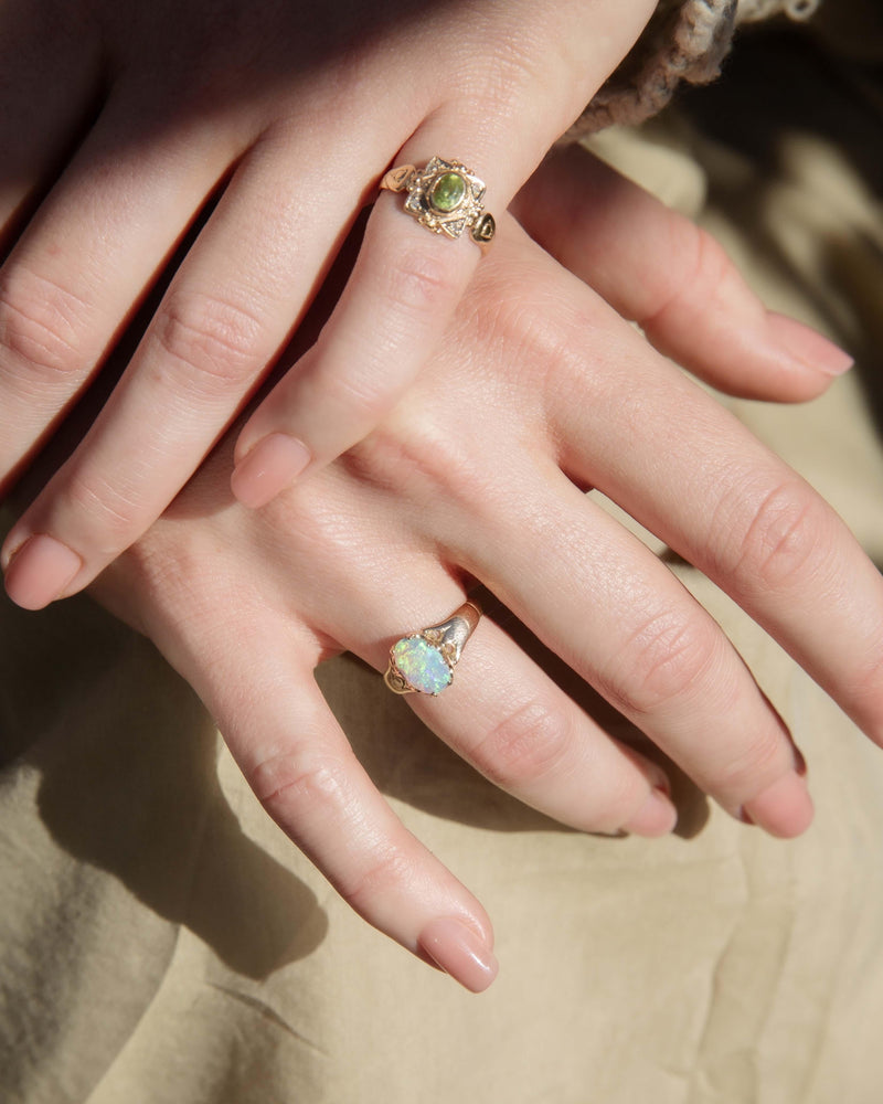 Antique 1920s Solid Oval Crystal Opal Gypsy Ring 15 Carat Gold