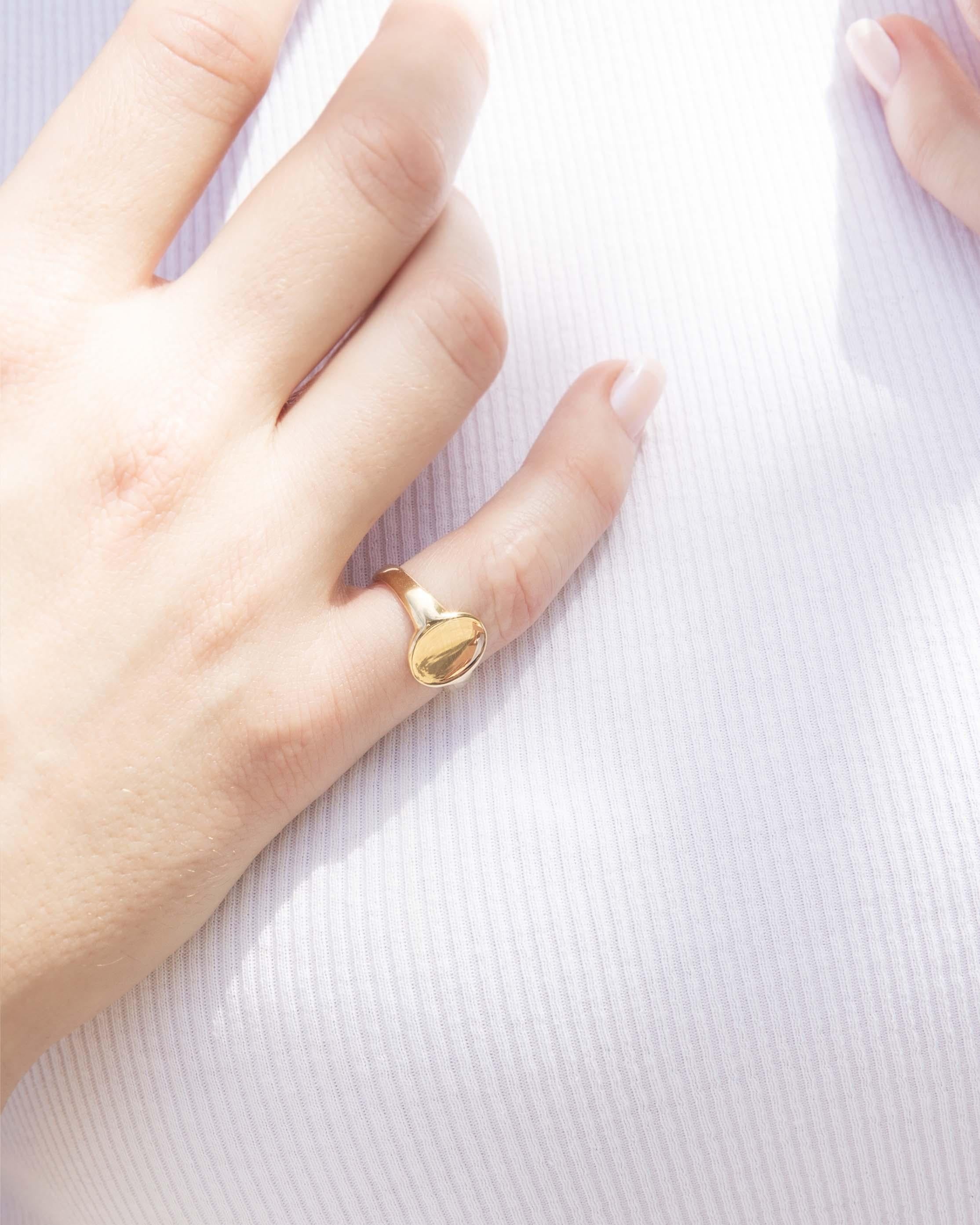 Vintage Circa 1980s Oval Signet Ring 18 Carat Yellow Gold