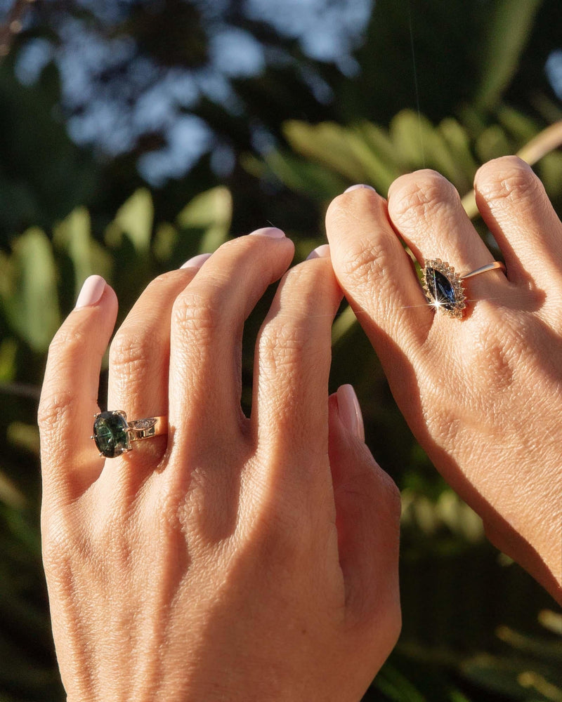 Vintage Circa 1980s Green Sapphire & Diamond Ring 9 Carat Gold