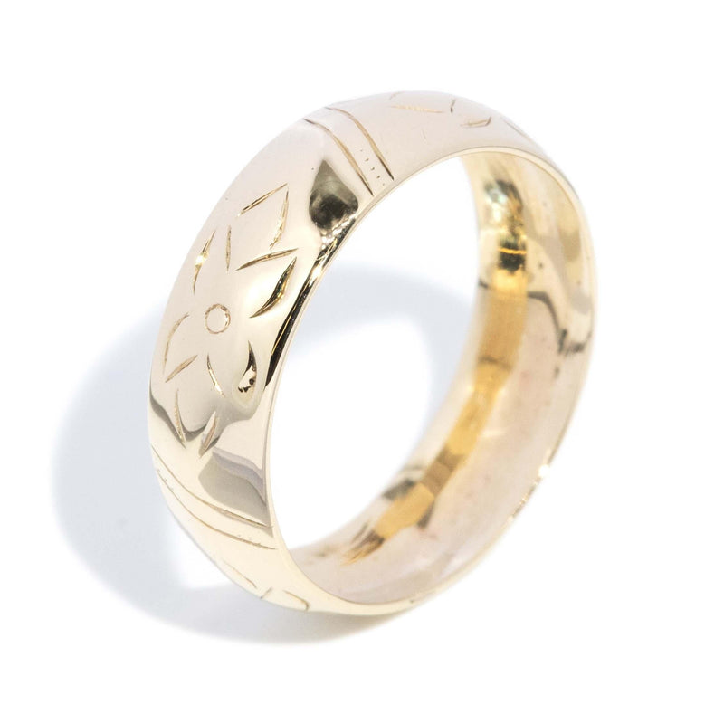 Vintage Circa 1960s Hand Engraved Band 9 Carat Yellow Gold