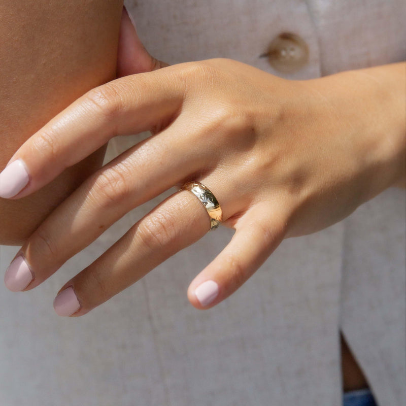 Vintage Circa 1960s Hand Engraved Band 9 Carat Yellow Gold