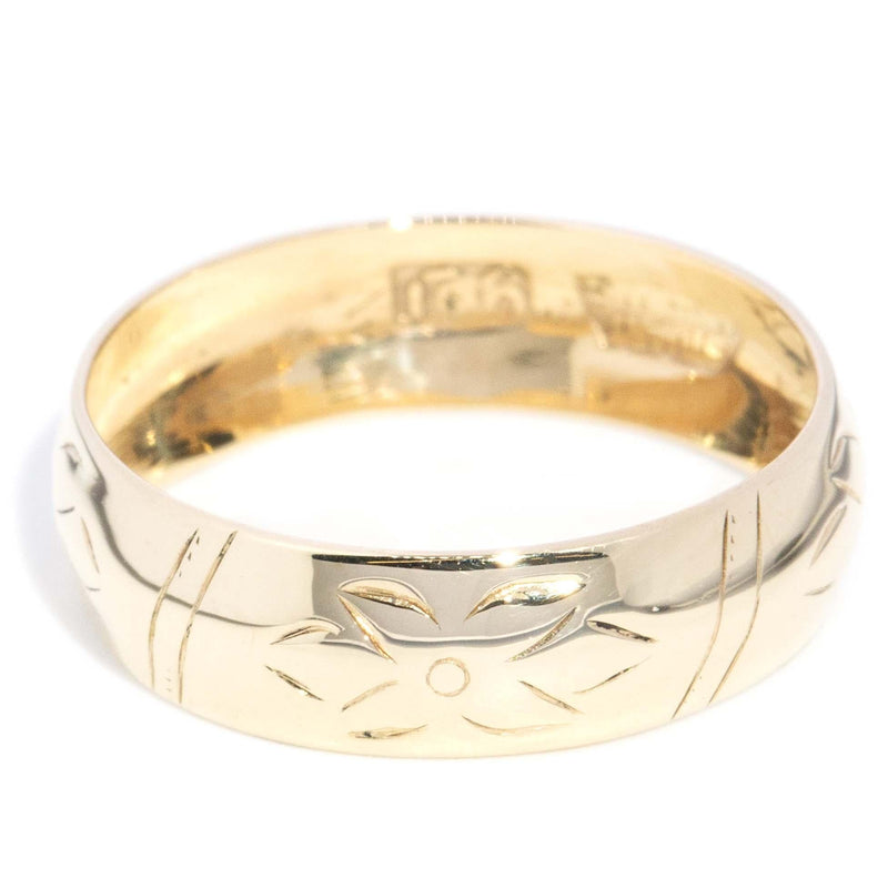 Vintage Circa 1960s Hand Engraved Band 9 Carat Yellow Gold