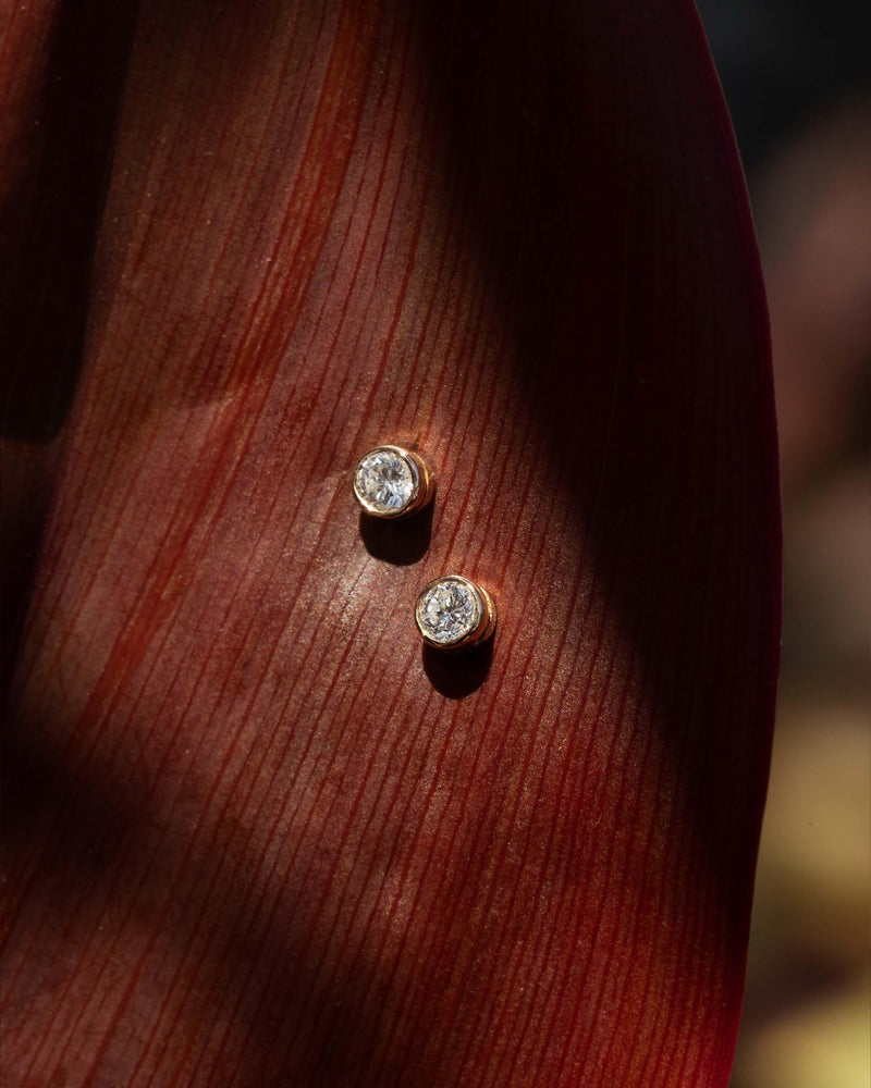 Vintage Circa 1970s Diamond Solitaire Studs 14 Carat Gold