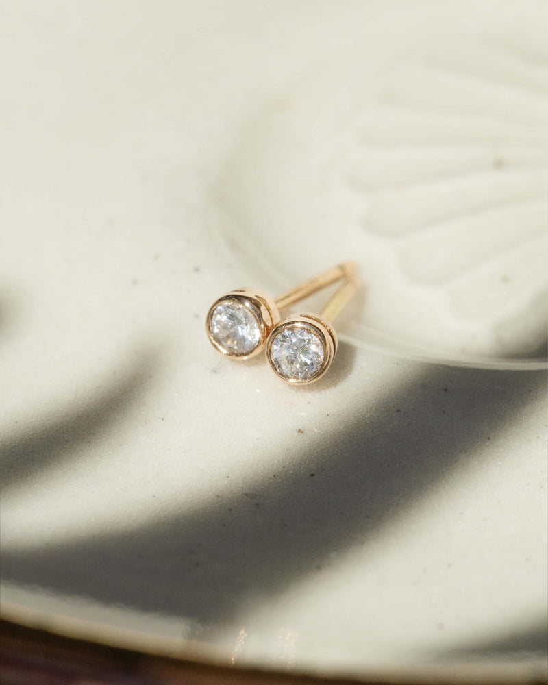 Vintage Circa 1970s Diamond Solitaire Studs 14 Carat Gold