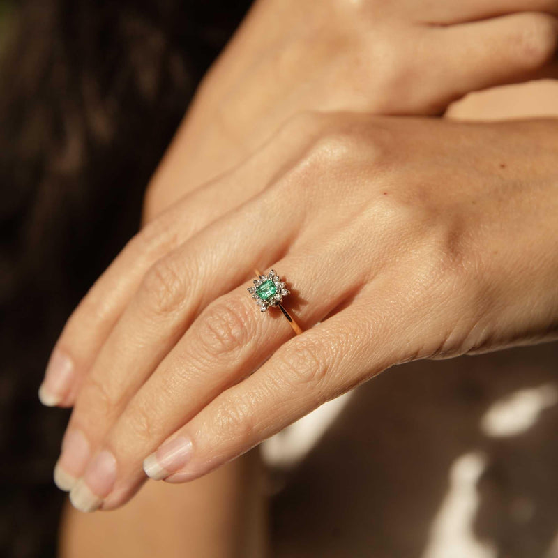 Zen 1960s Emerald & Diamond Ring 18ct