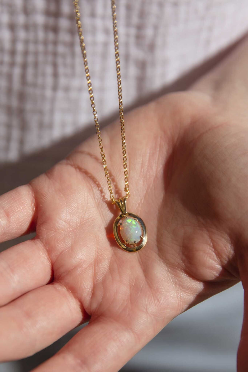 Amalita 1980s Opal Pendant & Chain 18ct Gold Pendants/Necklaces Imperial Jewellery 