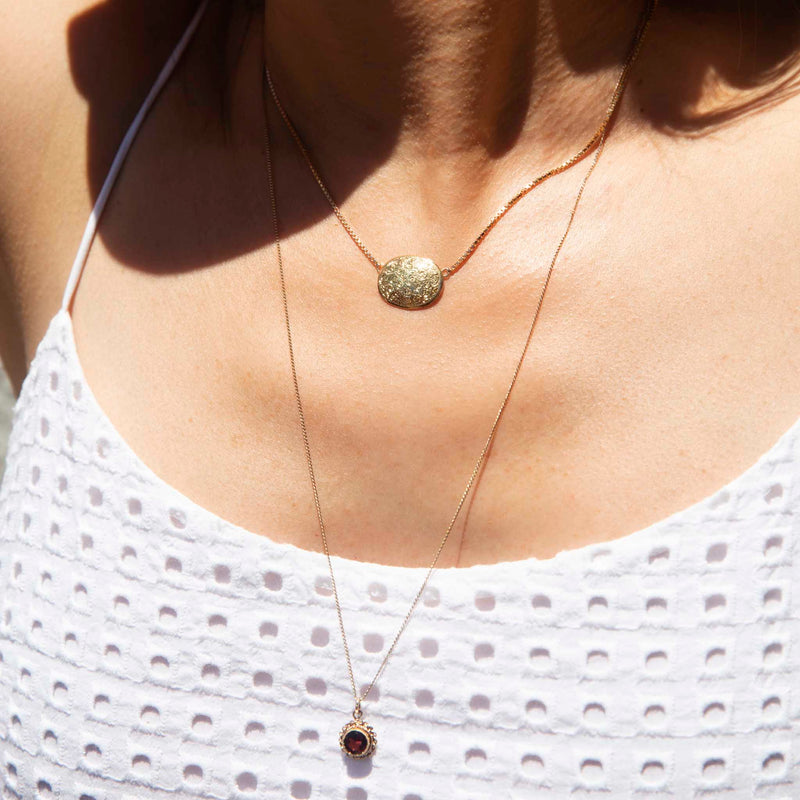 Gold pendants without shop chain