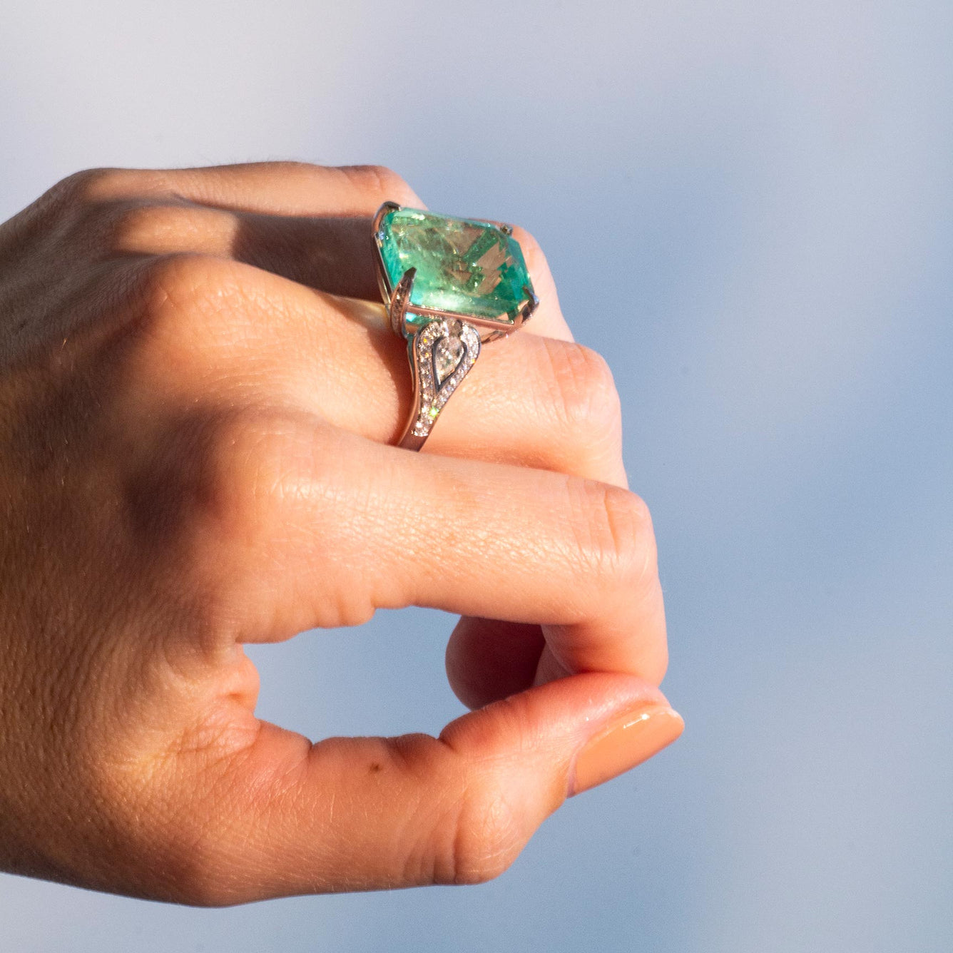Green emerald ring on sale vintage