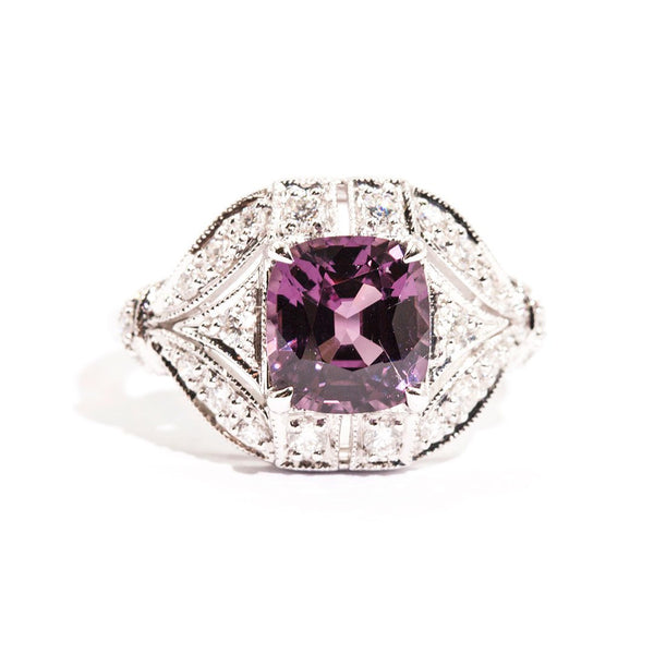 Dolly Spinel & Diamond Ring Ring Imperial Jewellery - Auctions, Antique, Vintage & Estate 