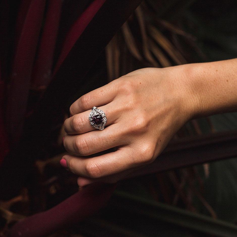 Dolly Spinel & Diamond Ring Ring Imperial Jewellery - Auctions, Antique, Vintage & Estate 