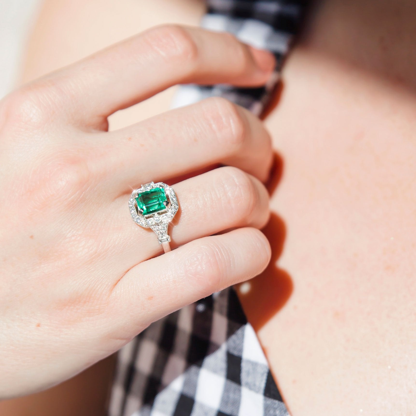 Florence Platinum Emerald and Diamond Vintage Ring Imperial Jewellery - Auctions, Antique, Vintage & Estate 