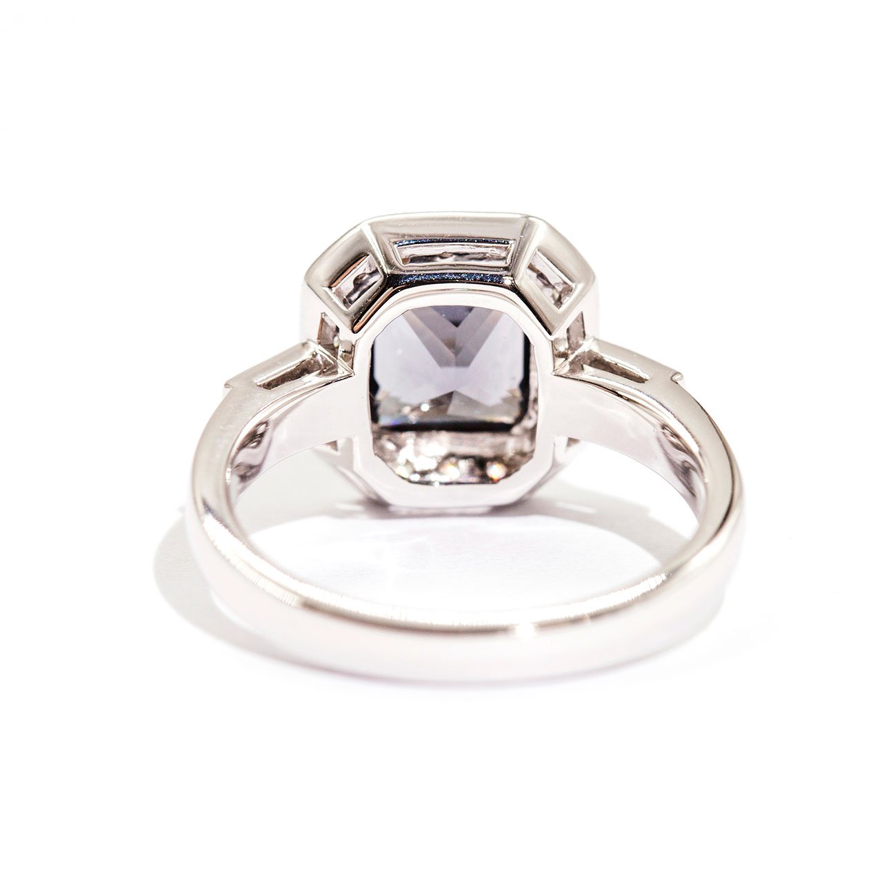 Lennie Spinel & Diamond Ring Ring Imperial Jewellery - Auctions, Antique, Vintage & Estate 