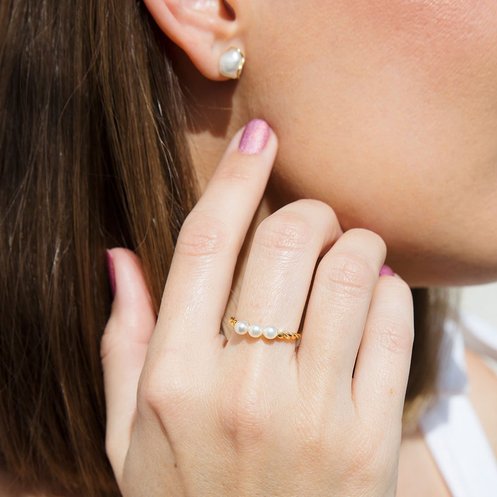 Mikimoto wedding band top