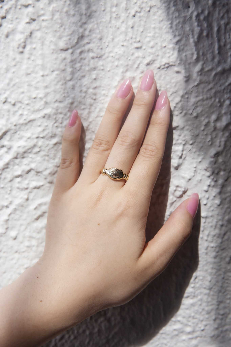 Roberta 1970s Clasping Hands Fede 9ct Ring Rings Imperial Jewellery 