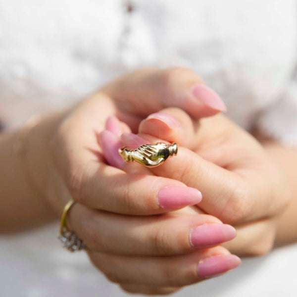 Roberta 1970s Clasping Hands Fede 9ct Ring Rings Imperial Jewellery 