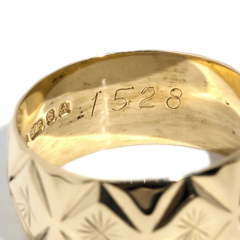 Taylor 9ct Yellow Gold Star Patterned Band* OB $ Rings Imperial Jewellery